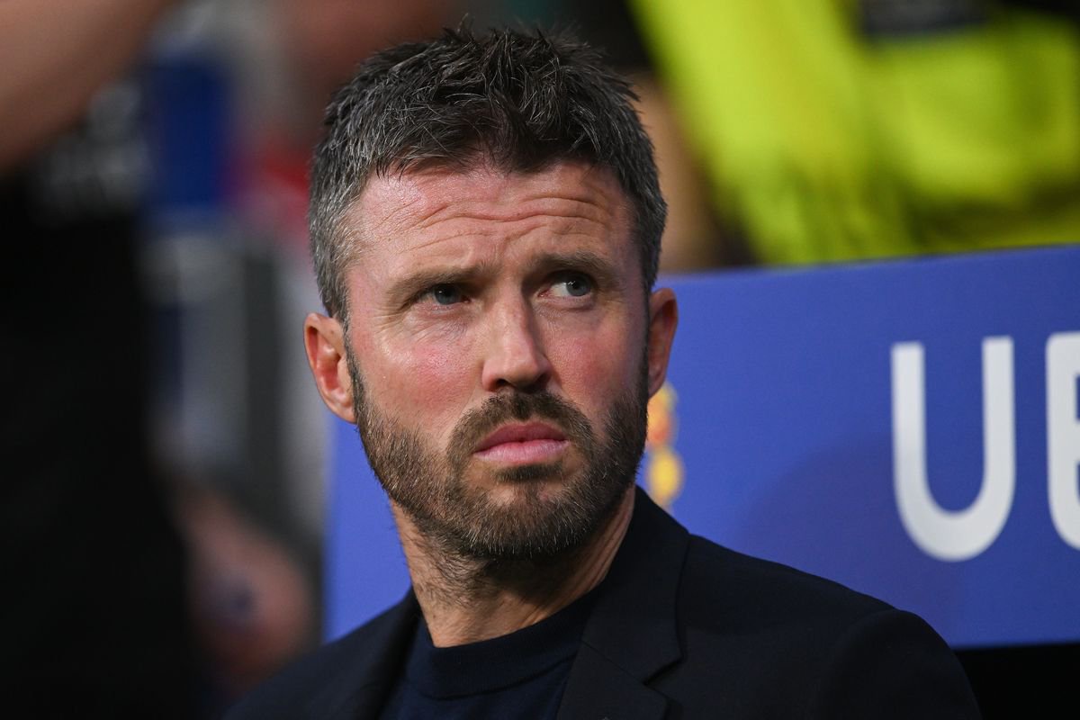 Michael Carrick, Manager of Manchester United, looks on before the UEFA Champions League 2026/27 League Phase MD2 match between Atletico de Madrid and Manchester United at Estadio Metropolitano