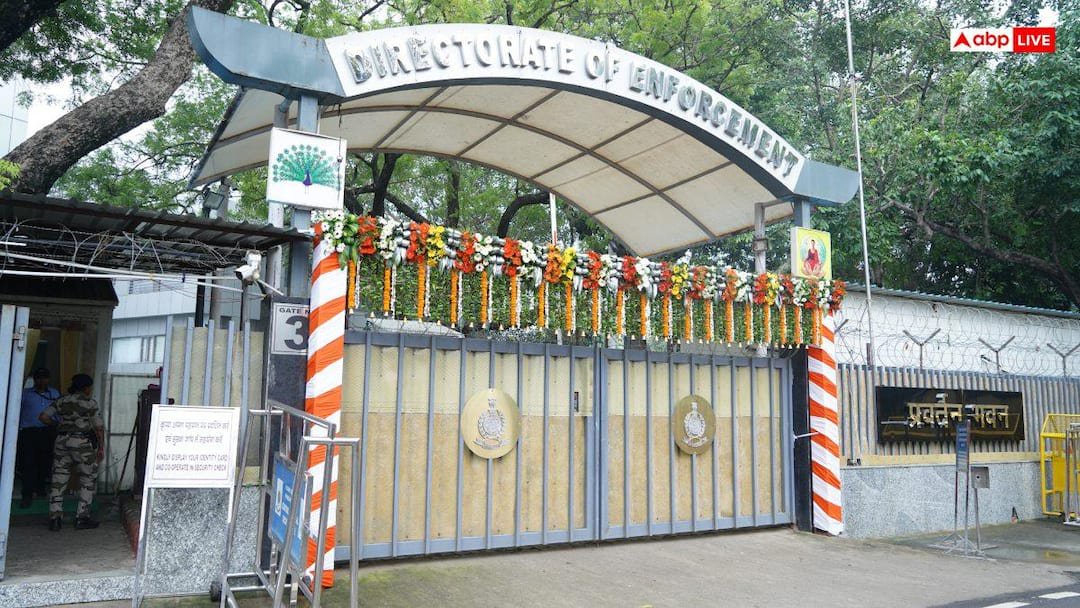 ED action BJP MLC Dharmendra Bhardwaj premises assets worth RS 14 crore seized in UP uttrakhand ann यूपी से लेकर उत्तराखंड तक… बीजेपी नेता के कई ठिकानों पर ईडी की छापेमारी से हड़कंप, जानें पूरा मामला