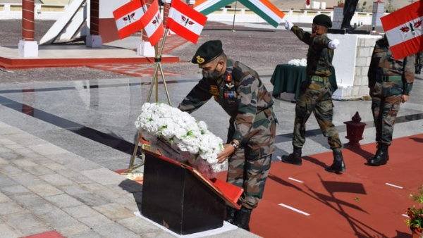 पैंट पहनने का भी नहीं मिला वक्त