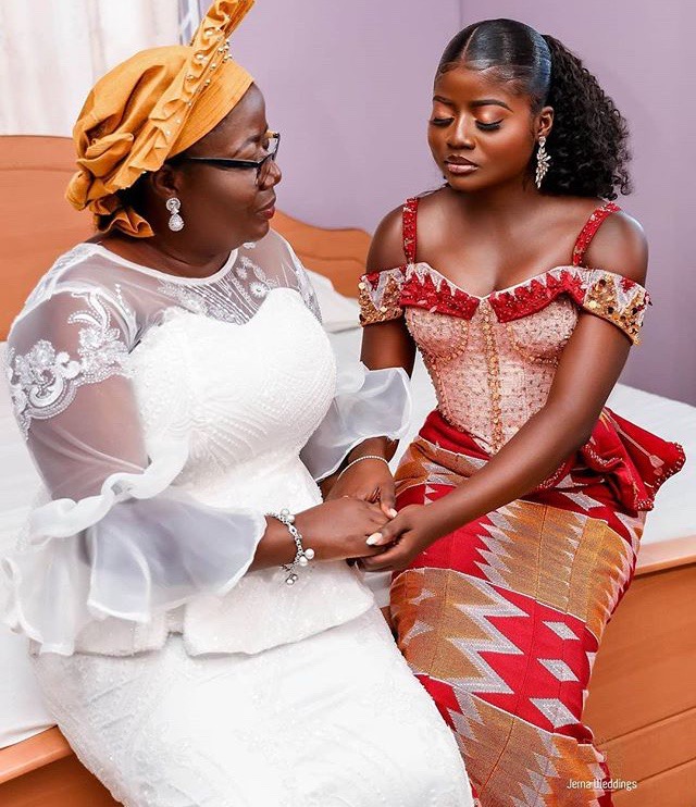 See these beautiful and adorable photos of Brides and their Mothers