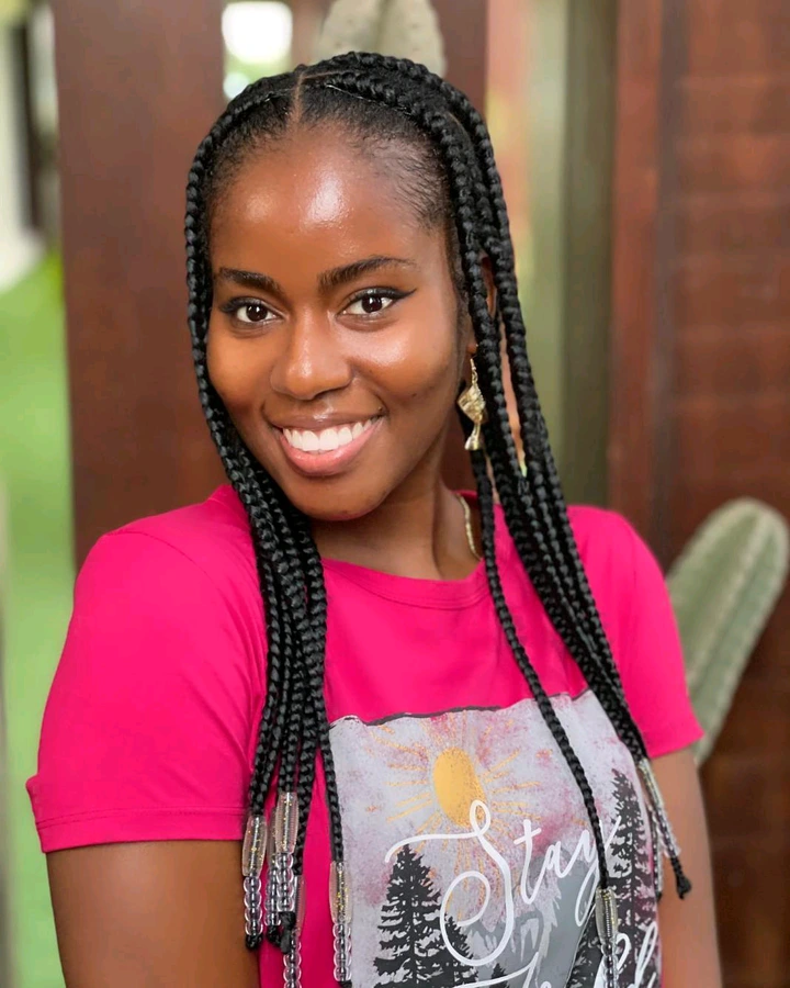 Mzvee vs Wendy Shay who looks good without makeups (photos)