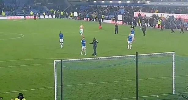 The moment an Everton fan confronted the players after losing to Liverpool