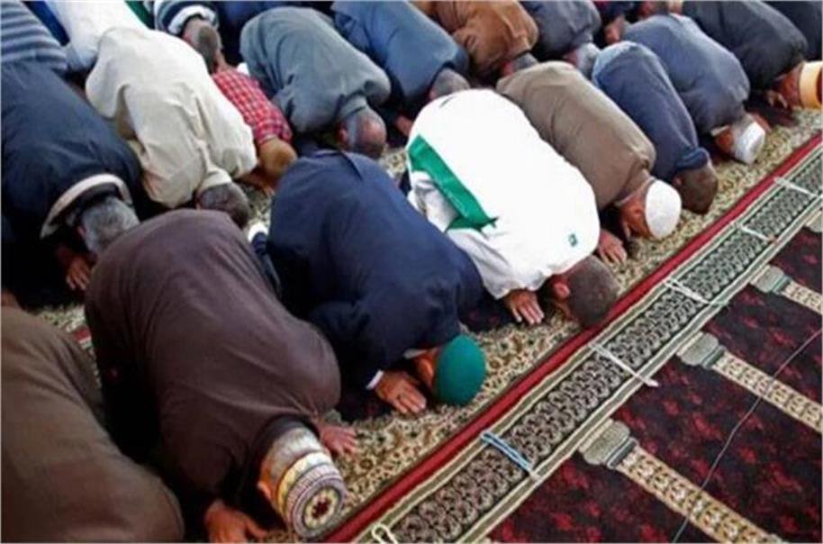 12 people arrested for offering namaz in up