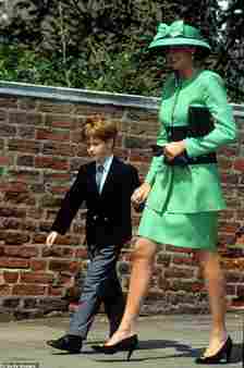 The bold navy accents on Diana’s bright green skirt suit were echoed in her statement hat at St George’s Chapel, Windsor, where she was a guest at Lady Helen Windsor’s 1992 wedding to Timothy Taylor