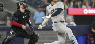 Yankees OF Juan Soto out of lineup for second straight day because of bruised right hand