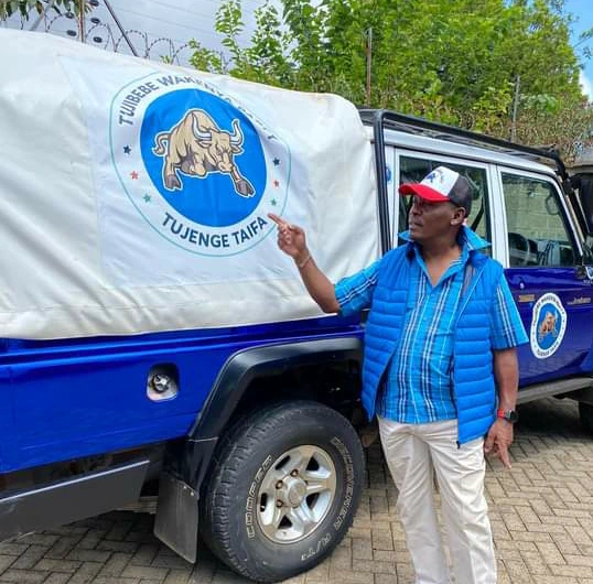 Tushabebwa na UDA, Jibebe Peke Yako" Kenyans Tell Kabogo After Flaunting  Big Campaign Vehicles