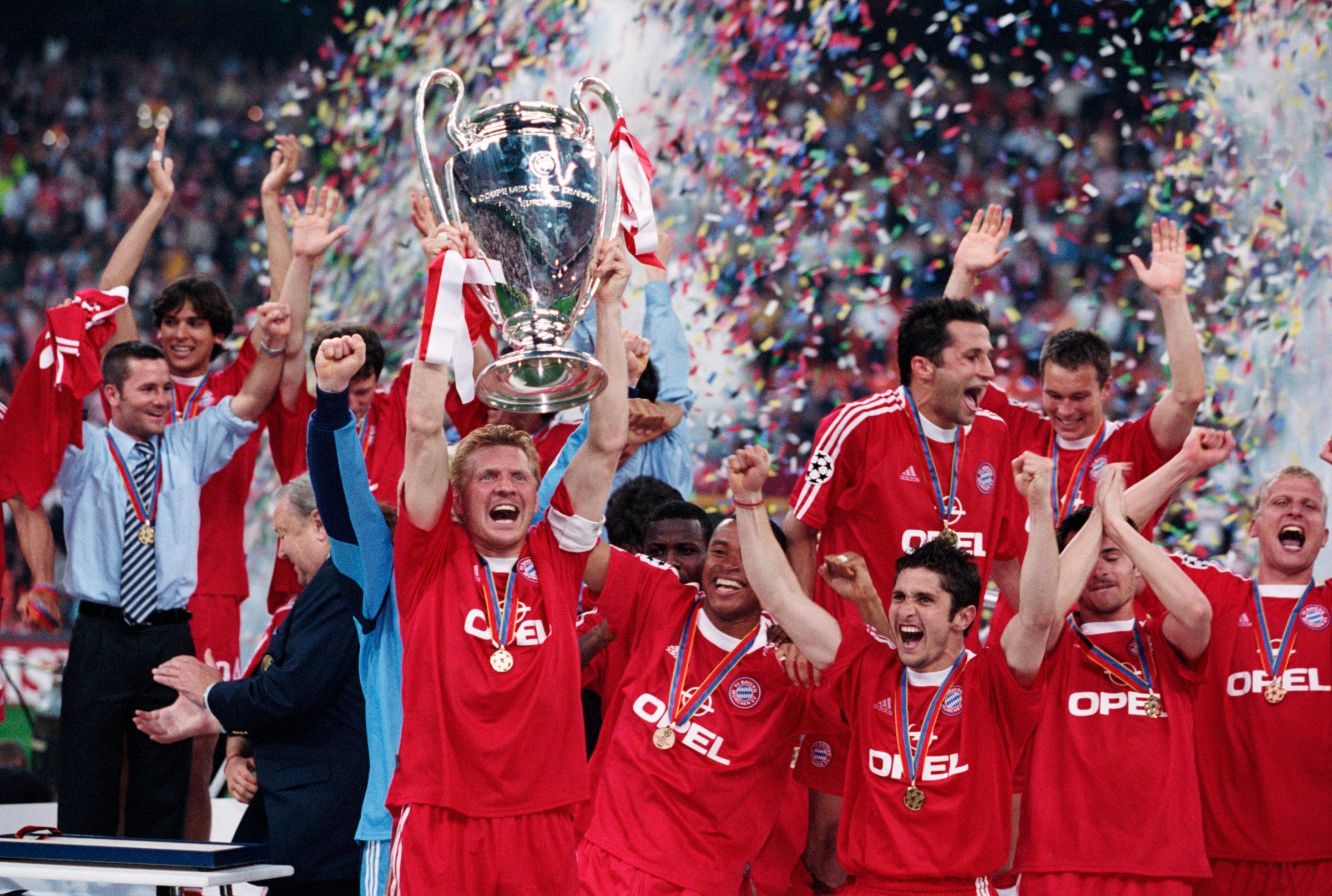 Soccer - 2000-2001 Champions League: Bayern Munich vs. FC Valencia