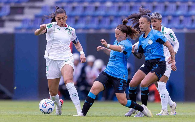 Jogadoras do Palmeiras comemoram um dos gols marcados na vitória sobre o Belgrano