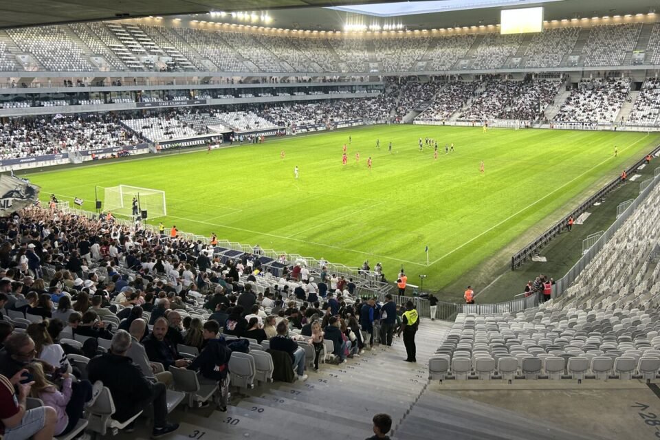 Contre La Roche-sur-Yon, plus de 11 000 spectateurs sont venus garnir les travées du stade Atlantique le 18 octobre 2025.