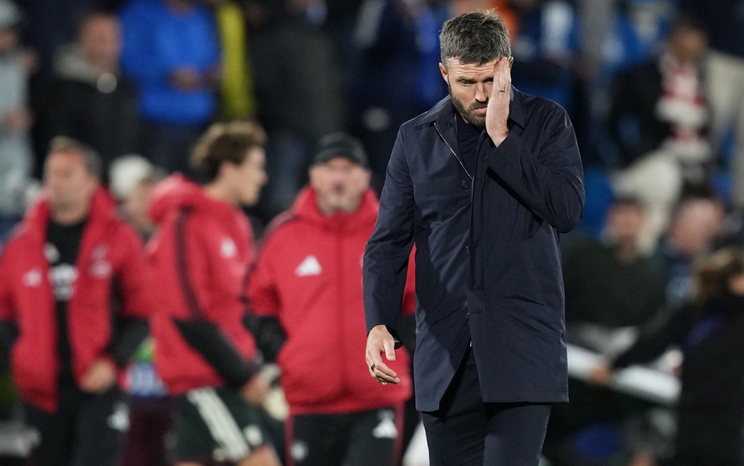 Michael Carrick looks dejected
