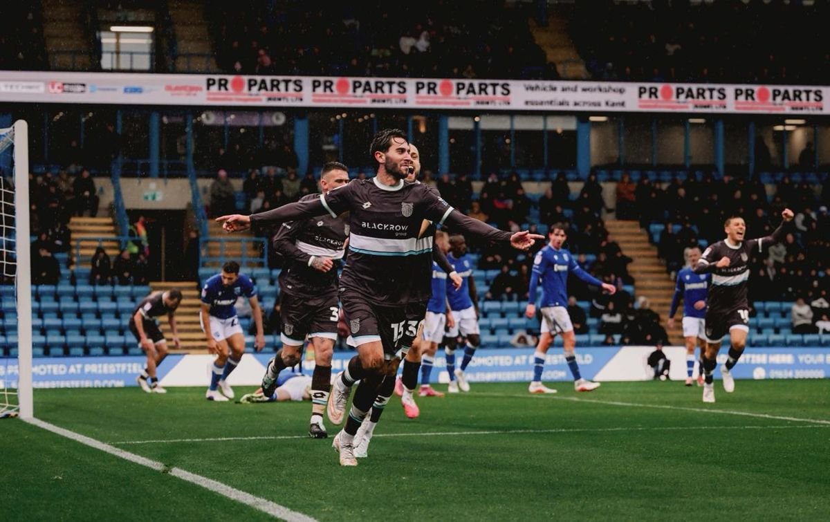 Grimsby Town ran out 4-1 winners at Gillingham