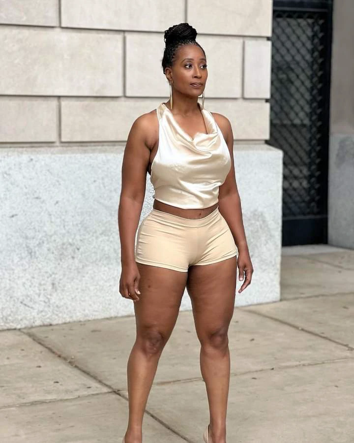 52 years old woman looking young and healthy goes viral on her birthday (photos)