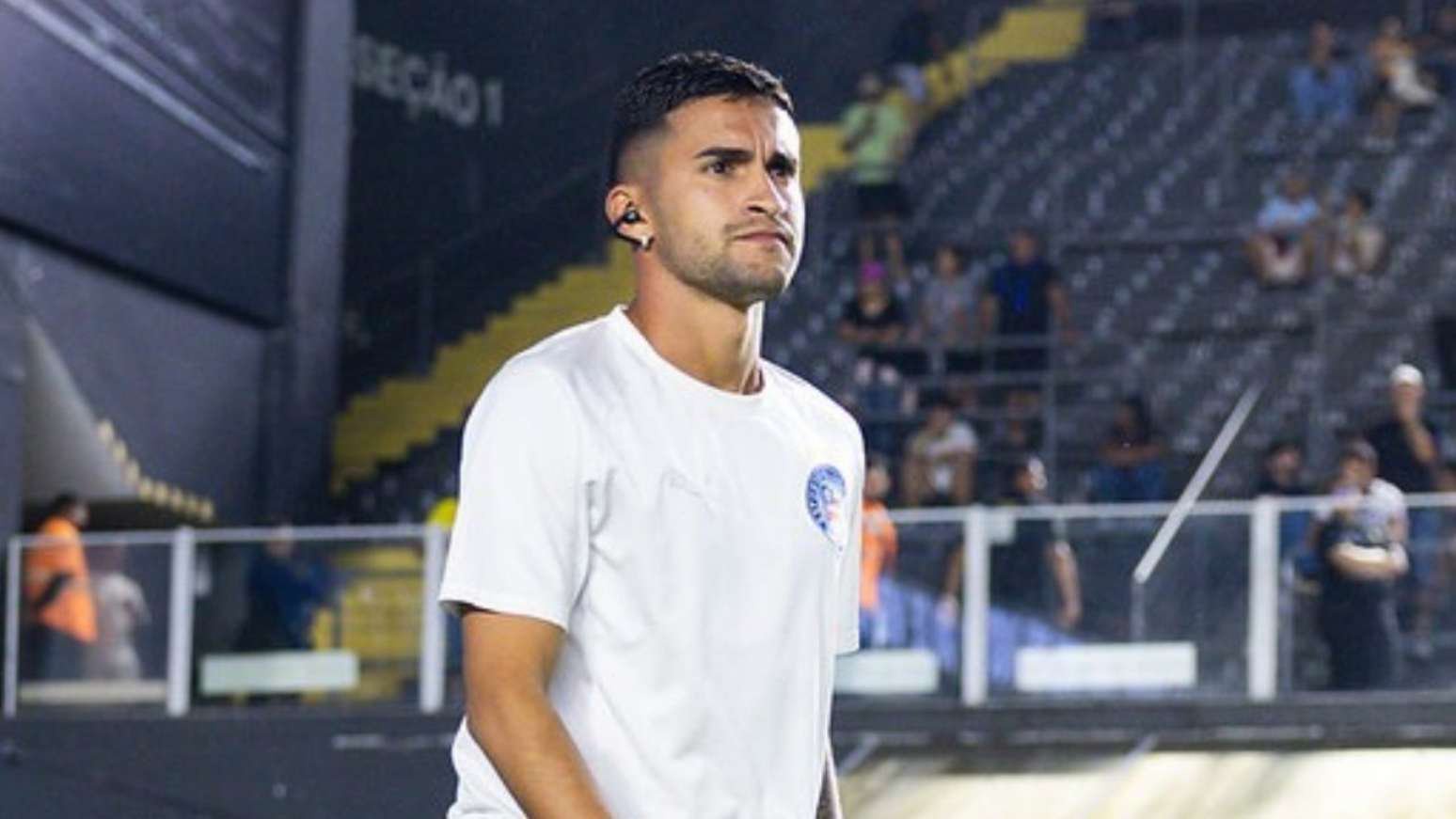 Rodrigo Nestor, do Bahia, antes de partida contra o Santos na Vila Belmiro, pelo Campeonato Brasileiro de 2026 - 