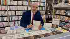 “I’m not sure I’ll do a volume 2 of my memoirs”: Alain Juppé signing books in Caumes in Millau