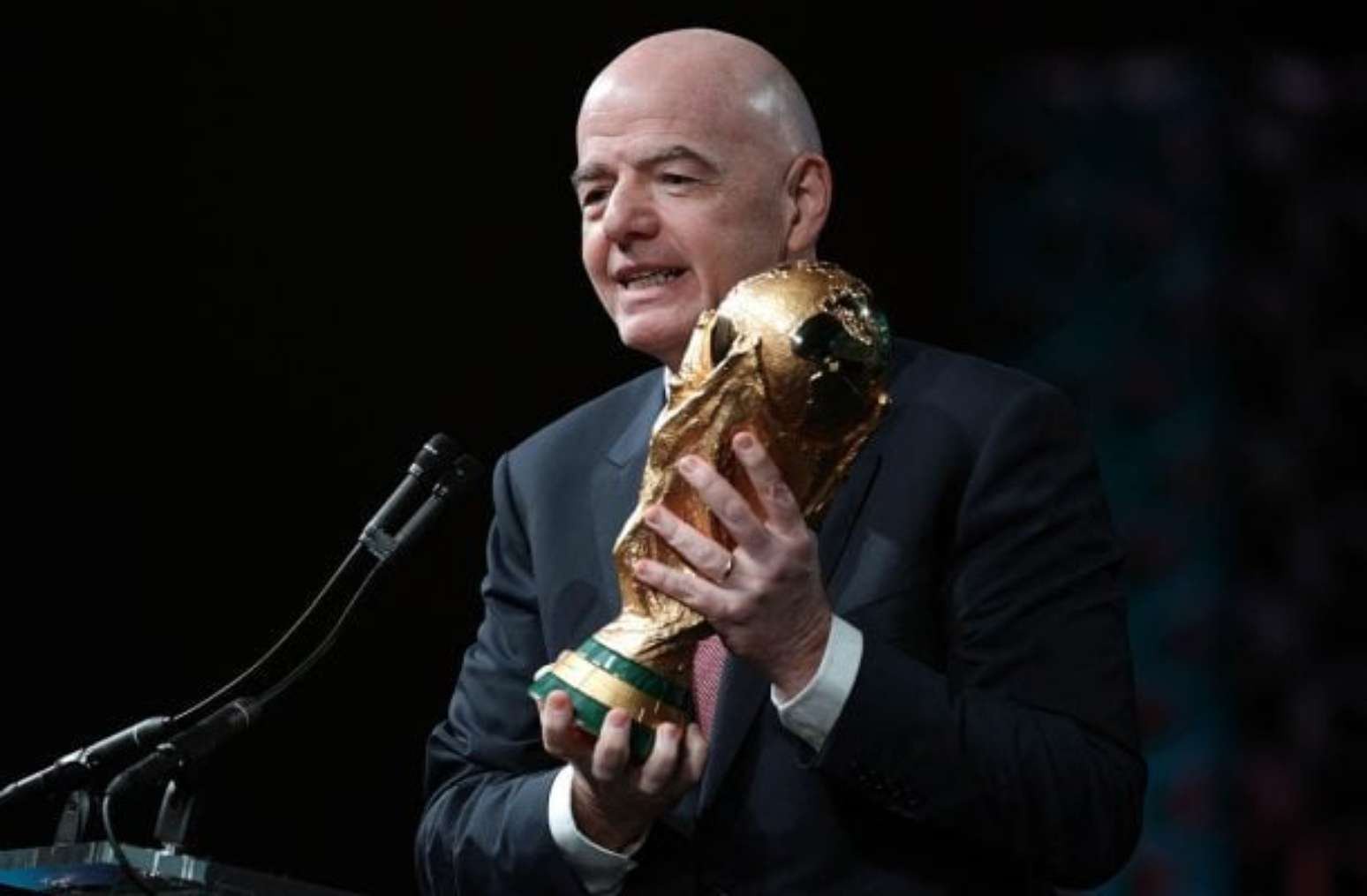 Presidente da Fifa está sendo criticado pelas federações –