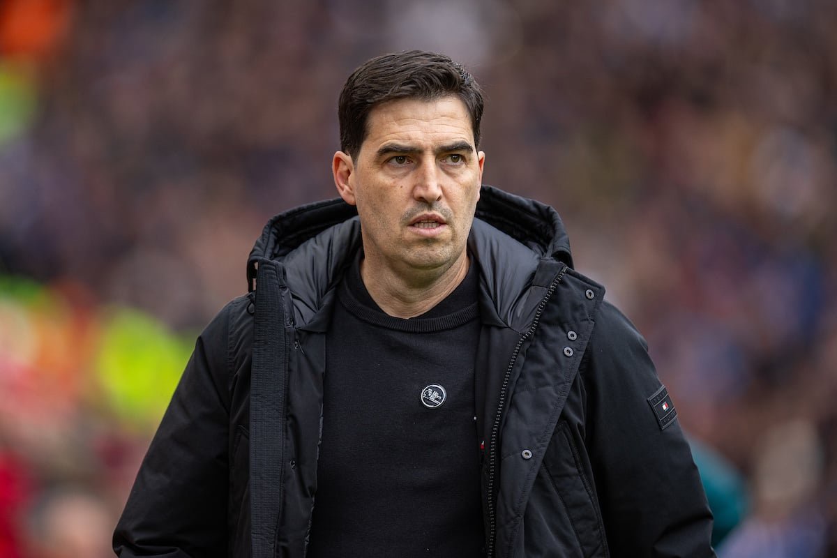 LIVERPOOL, ENGLAND - Sunday, October 24, 2026: Liverpool's head coach Andoni Iraola, wearing a "No Room For Racism" badge before the FA Premier League match between Liverpool FC and Brighton & Hove Albion FC at Anfield. Liverpool won 2-0. (Photo by David Rawcliffe/Propaganda)