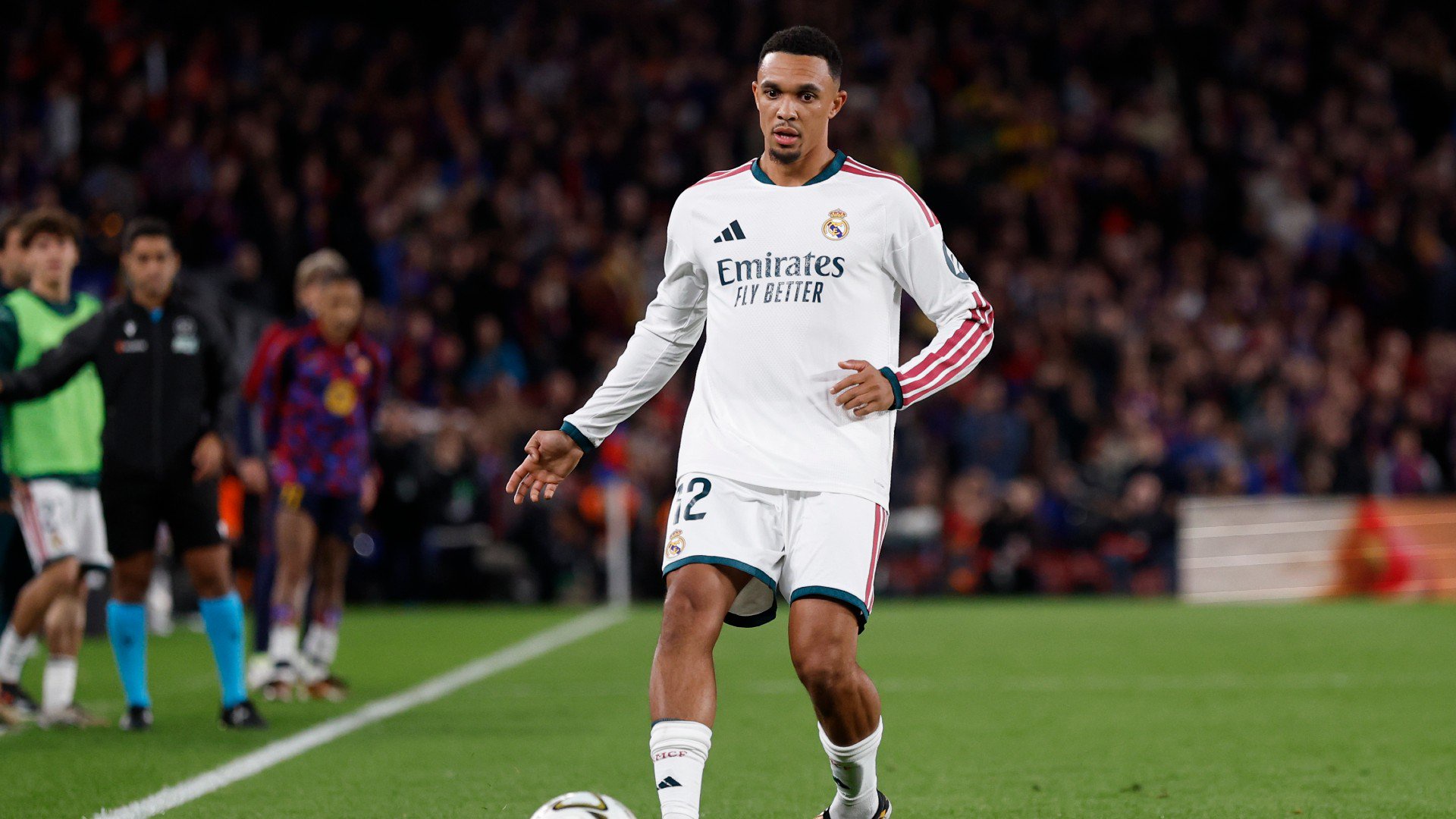 Carragher: Alexander-Arnold made mistake by joining Real Madrid