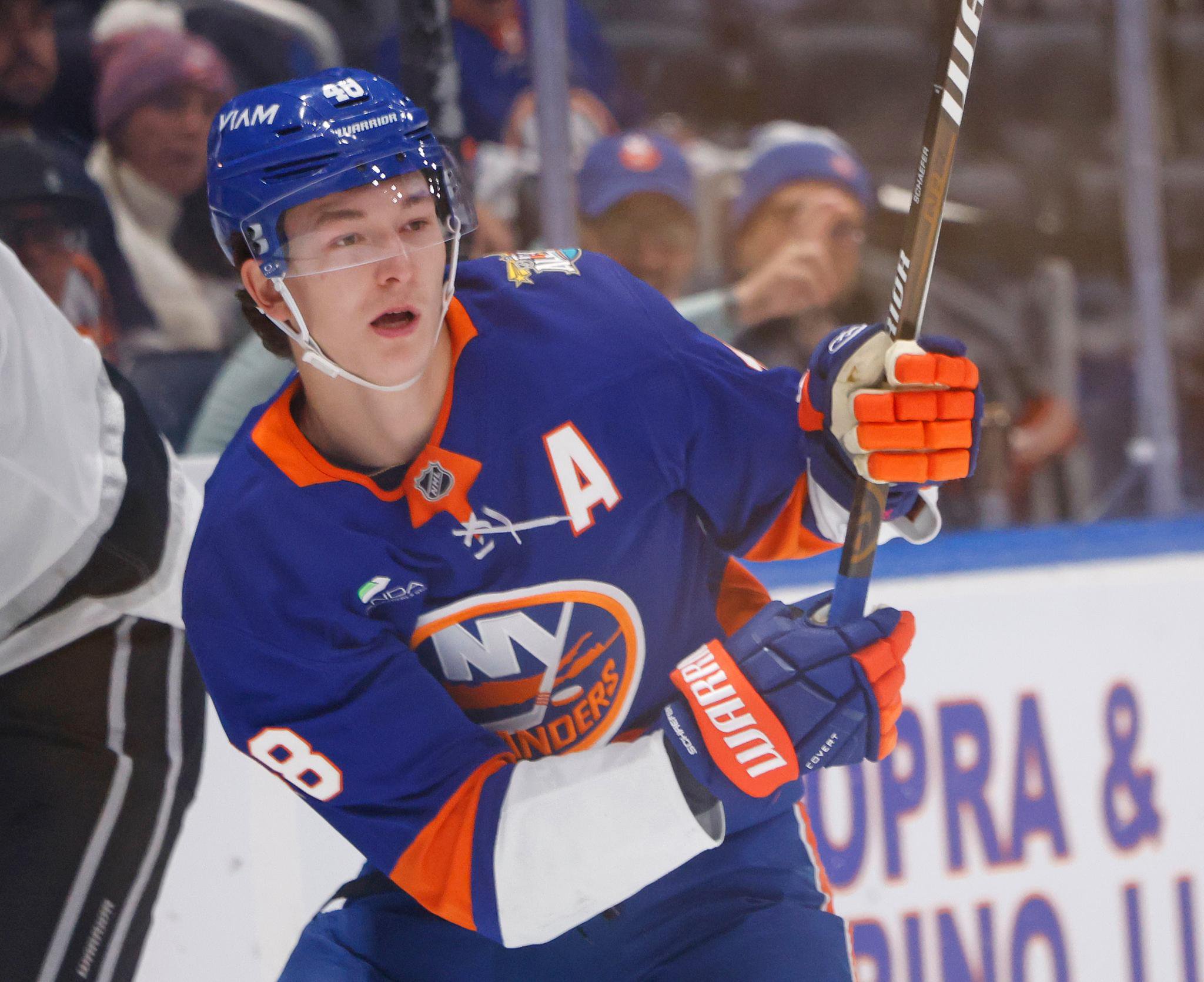 Matthew Schaefer scored a third-period goal but it wasn't enough in the Islanders' overtime loss to the Kings.