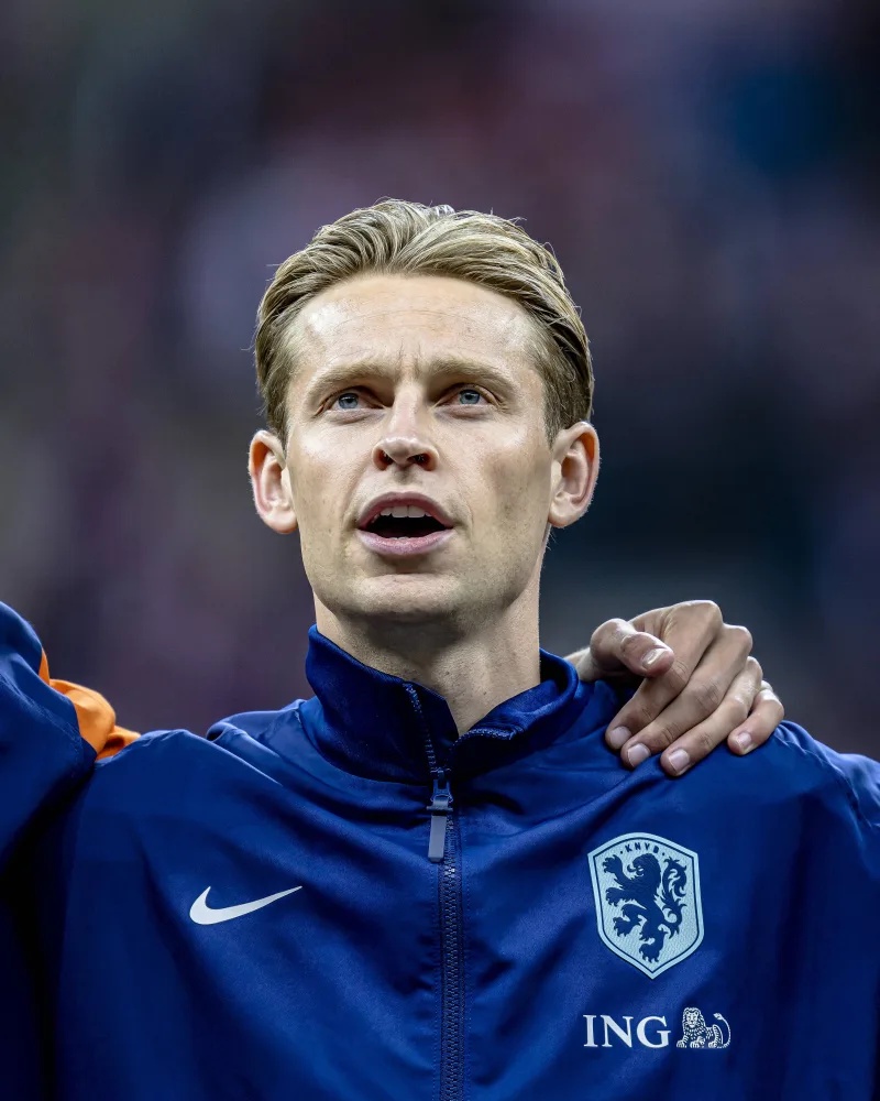 Frenkie de Jong plays for the Dutch national team during a European Championship qualifying match.