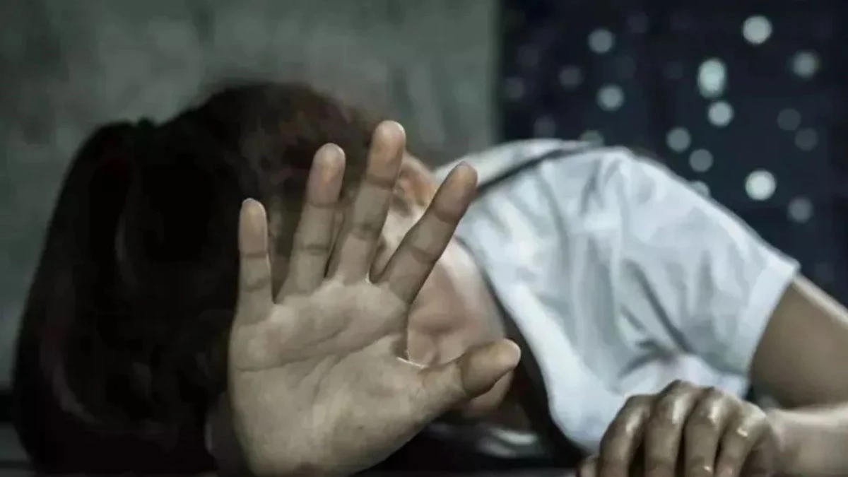 मुझे घूंसा मारता, छाती दबाता... गुरुकुल के शिक्षक पर लगा यौन उत्पीड़न का आरोप, छात्रा ने खोले राज
