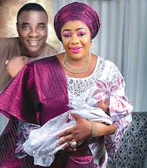 Meet Fuji King, Wasiu Ayinde, His Wife, Fathia Opeyemi,Children and His Aged Mother