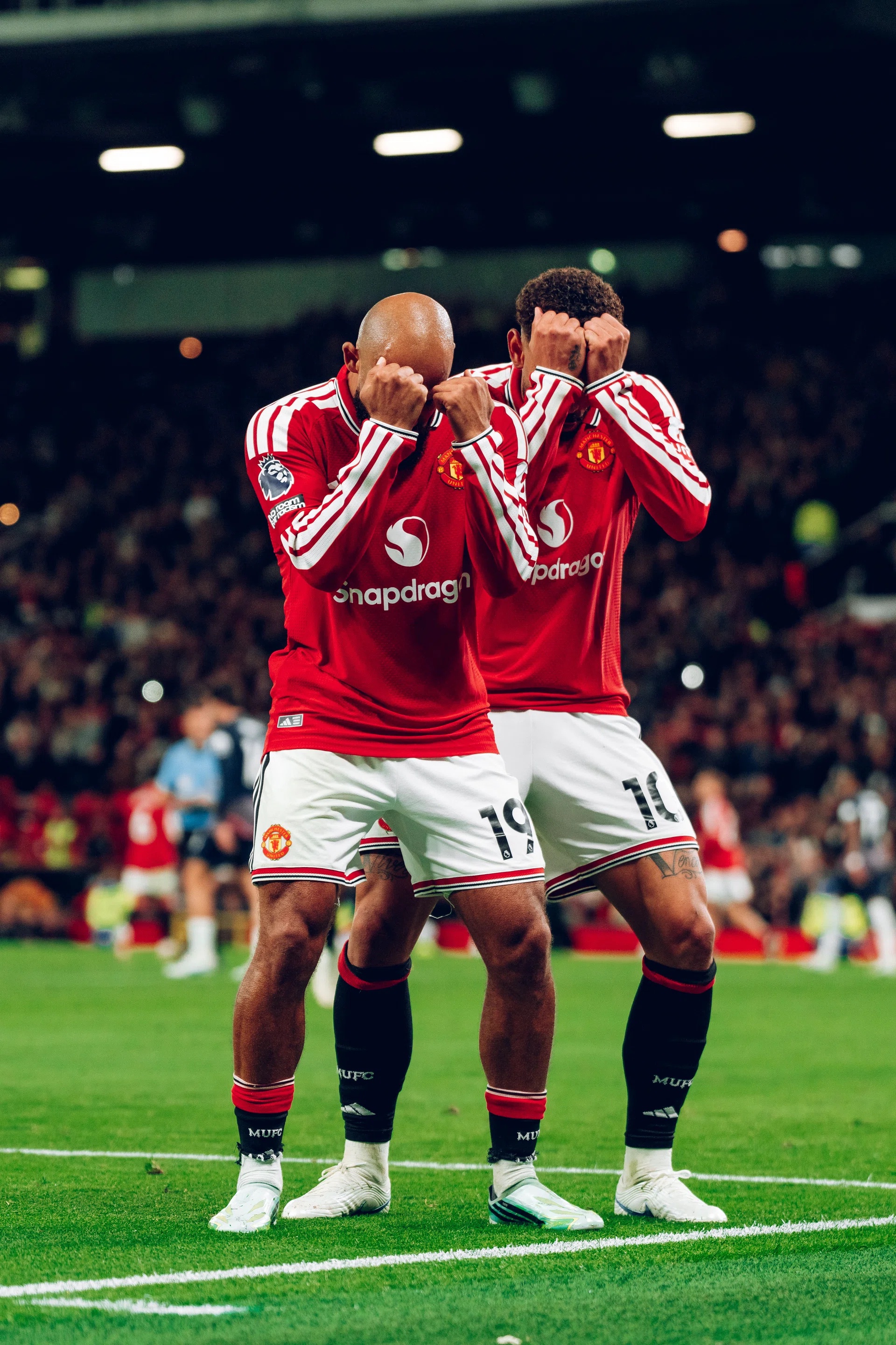 Bryan Mbeumo and Matheus Cunha hiding