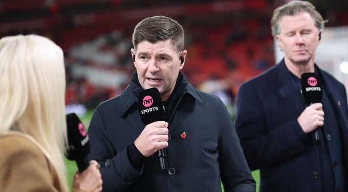 Gerrard Names Six Man United Players Not Good Enough For Club