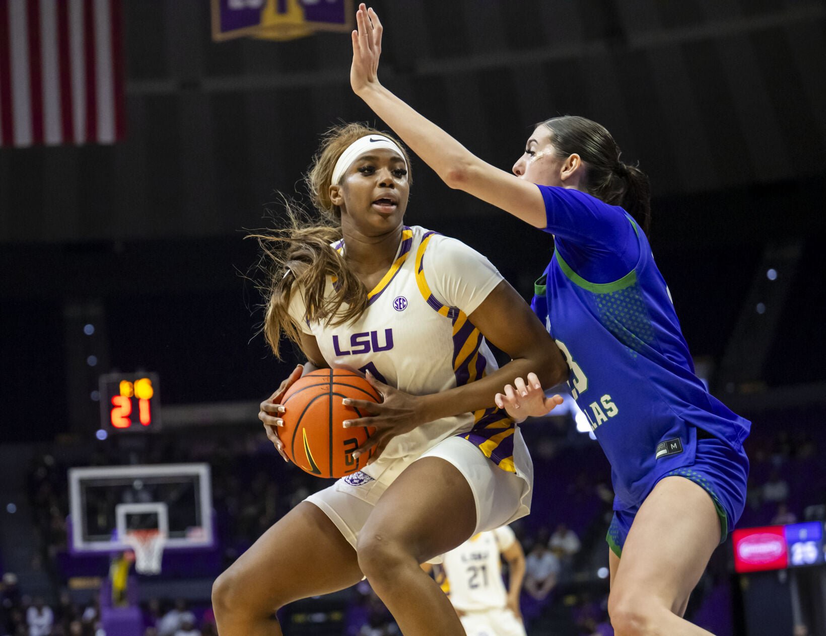 NO.lsuwomen.102326_5263 MJ.JPG