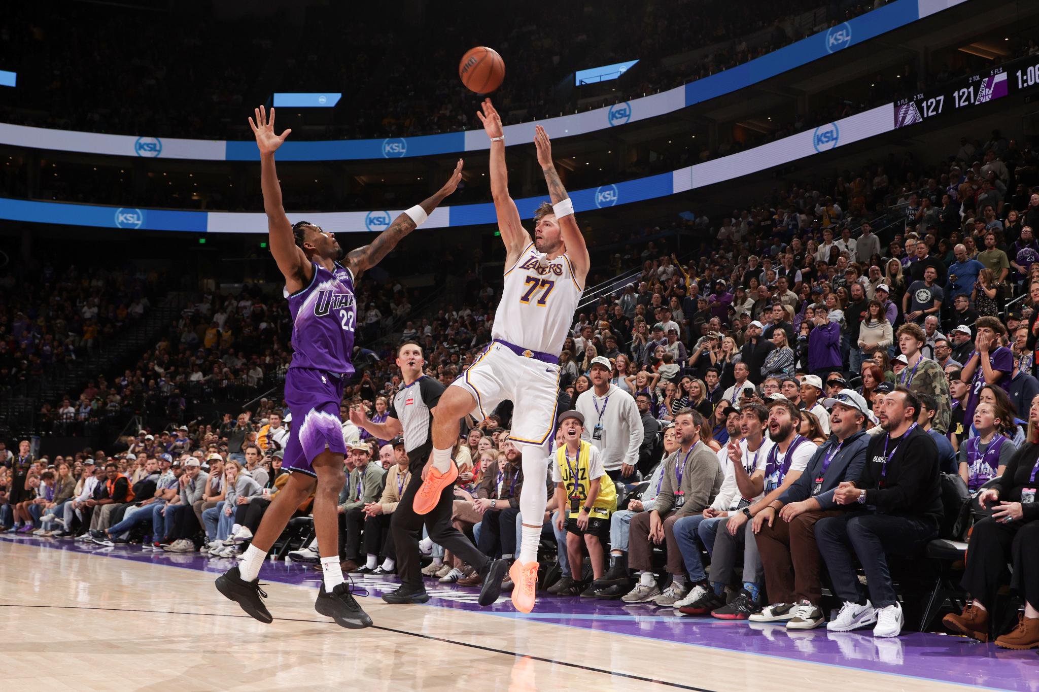 Luka Doncic of the Los Angeles Lakers shoots a 3-point basket against the Utah Jazz.