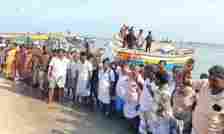 Sri Lankan Navy arrests 25 country boat fishermen from Tamil Nadu