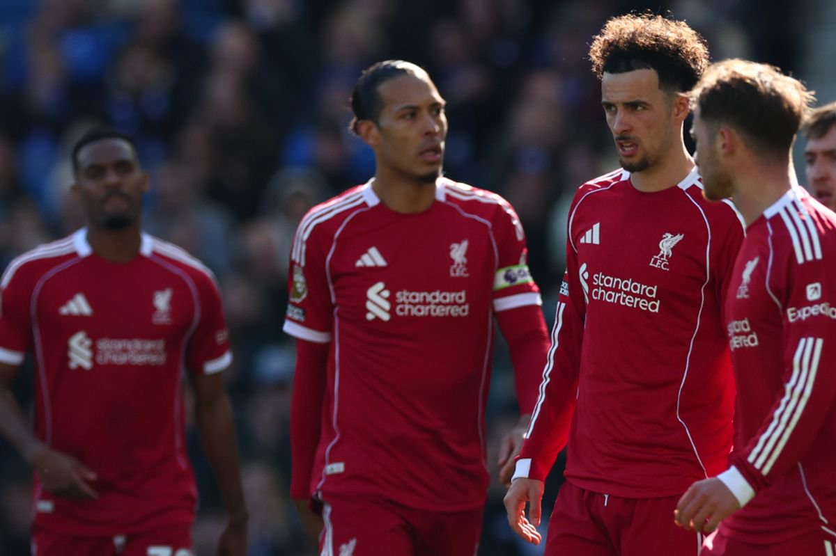 Curtis Jones, Alexis Mac Allister and Virgil van Dijk of Liverpool during the Premier League match between Brighton & Hove Albion and Liverpool at Amex Stadium