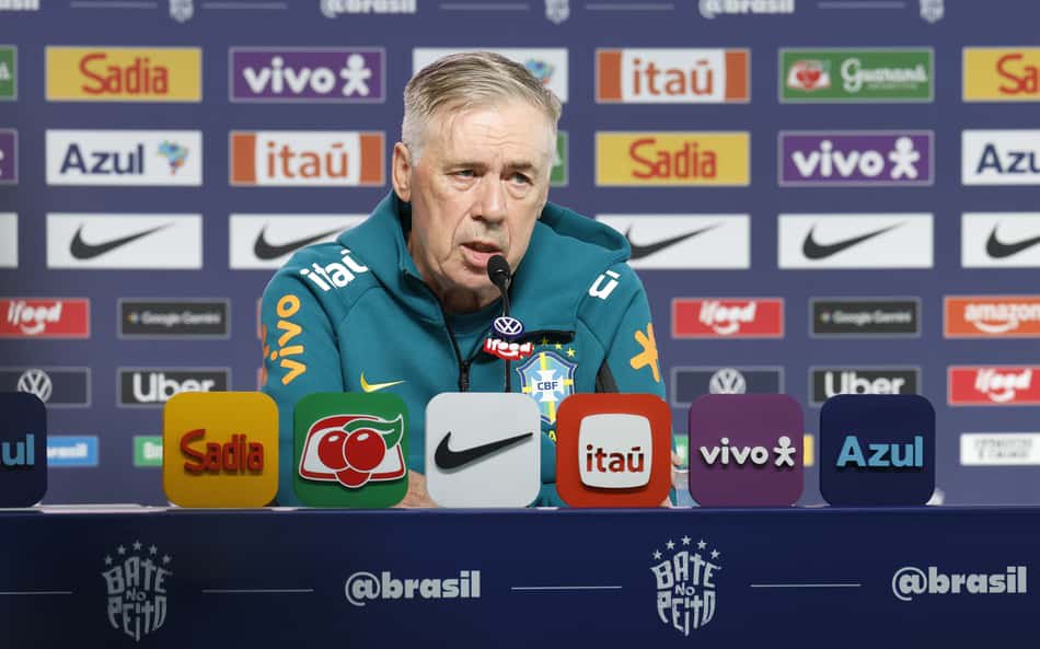 Carlo Ancelotti concede entrevista coletiva na Granja Comary