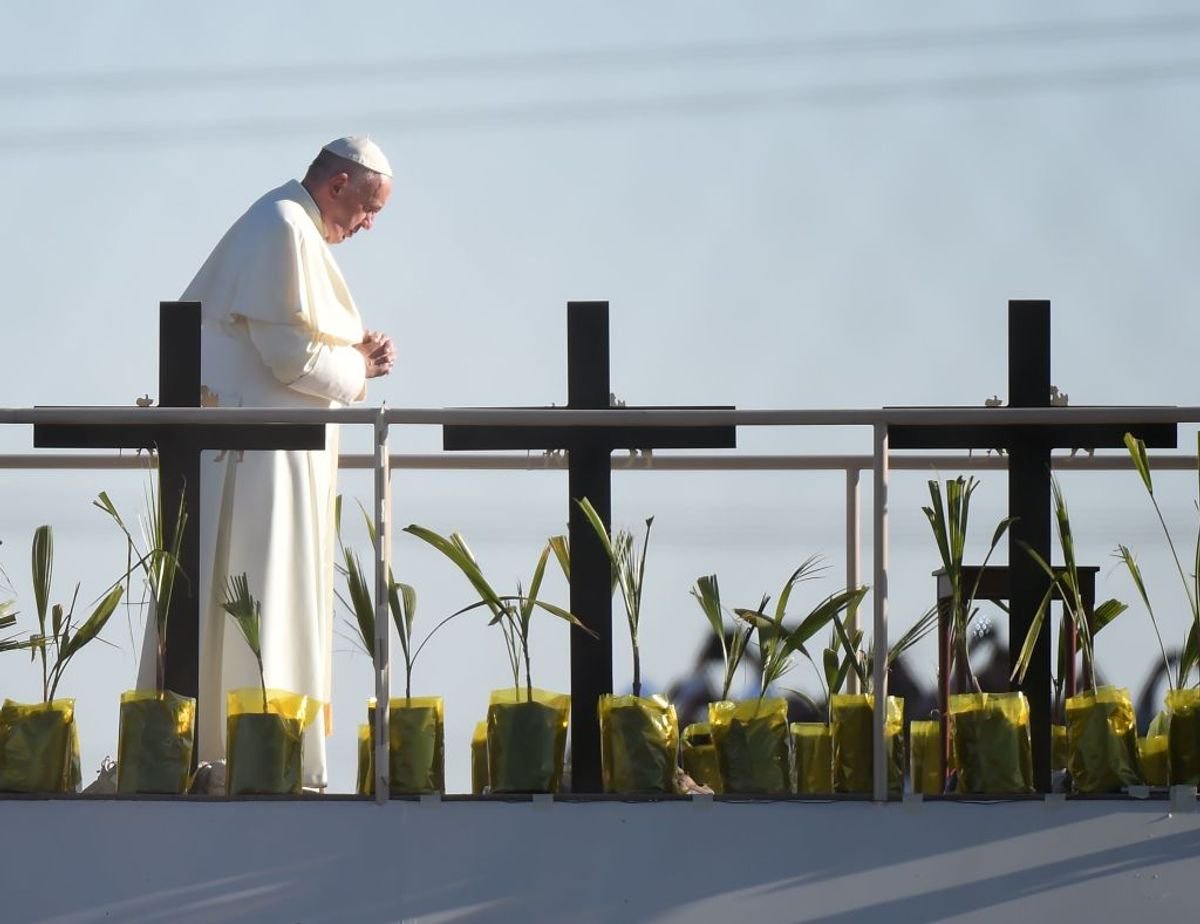 The Pope prays at the border between the US and Mexico in February 2016