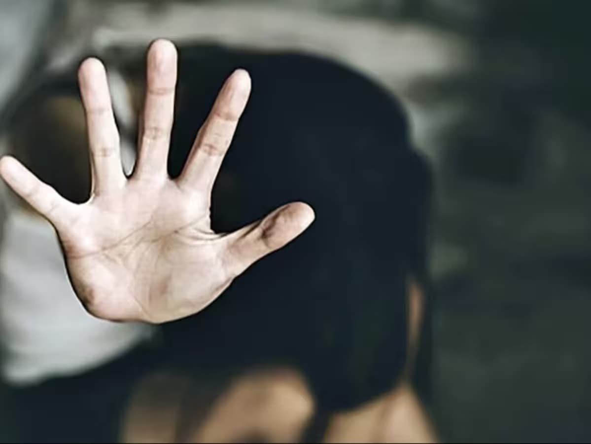 मां ही निकली बेटी की सौदागर! पैसों के लालच में रचा ऐसा खौफनाक षड्यंत्र, सच जानकर पुलिस भी रह गई दंग