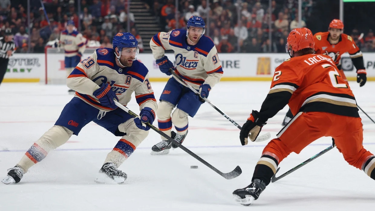 Dynamisch auf dem Eis: Leon Draisaitl (links) während der Partie gegen Utah