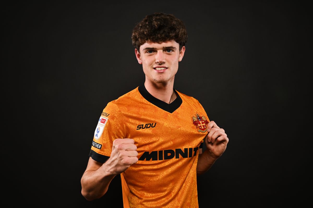 Sean Neave joined Wolverhampton Wanderers on loan from Newcastle United on transfer deadline day