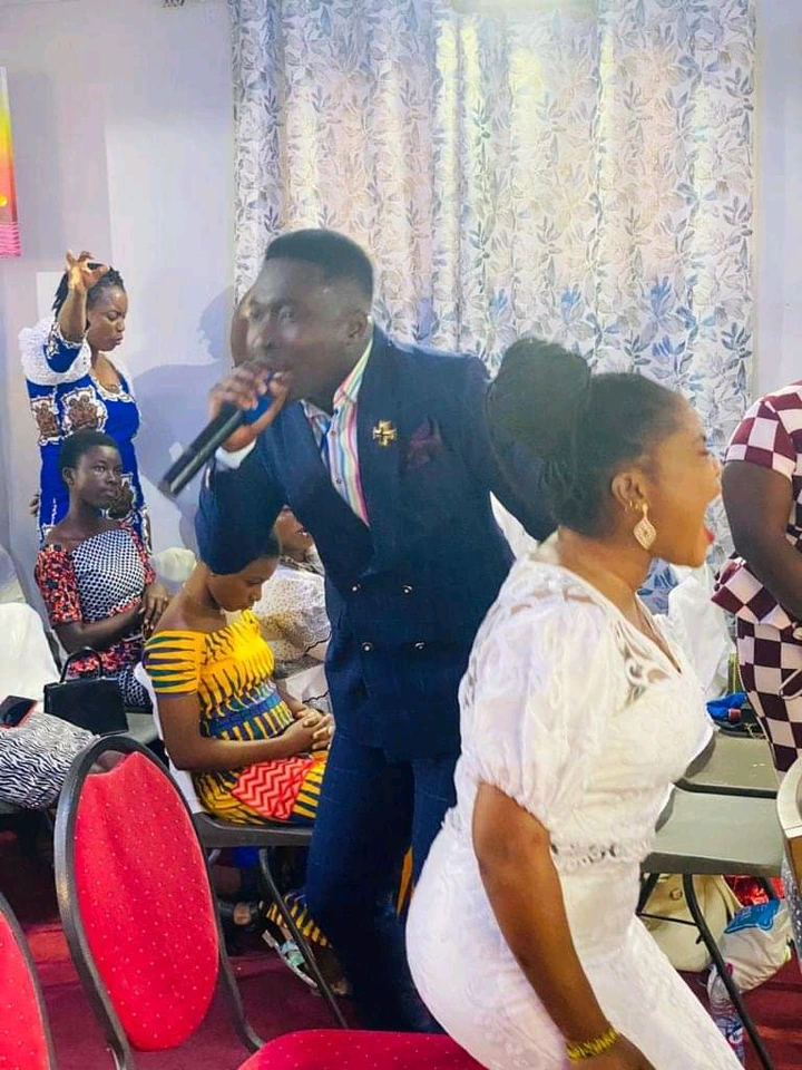 In 2019, this Prophet said Baby Maxin will D!e, 2 years on see what he was spotted doing. (photos) 8