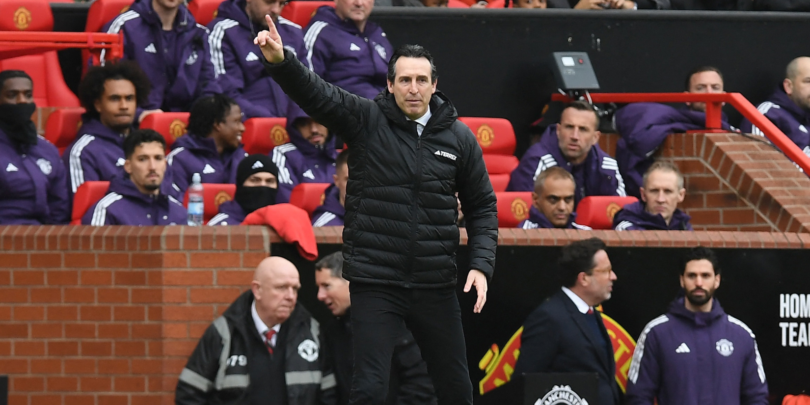 Aston Villa manager Unai Emery reacts 