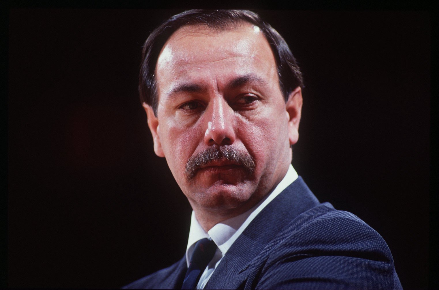1991-92: BOSTON CELTICS HEAD COACH CHRIS FORD WATCHES THE ACTION FROM THE SIDELINES DURING THEIR GAME AGAINST THE DENVER NUGGETS AT MCNICHOLS ARENA IN DENVER, COLORADO. Mandatory Credit: Tim Defrisco/ALLSPORT
