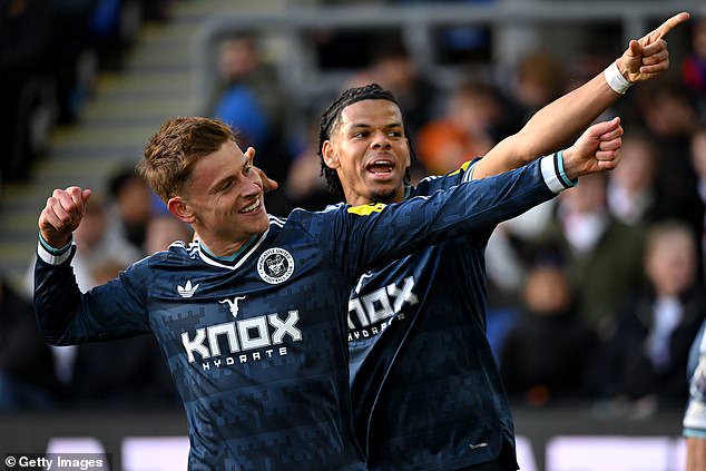 Harvey Barnes and William Osula scored within 11 minutes of each other as Newcastle climbed to seventh in the Premier League