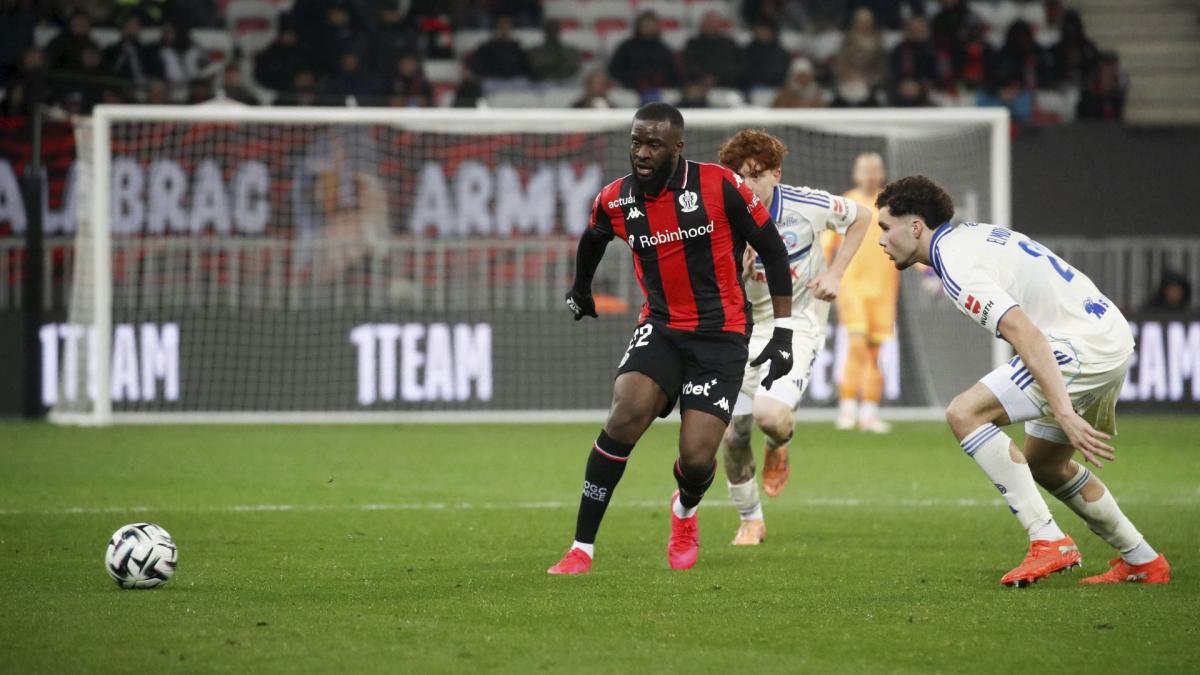 Tanguy NDombèlé im Trikot des OGC Nizza