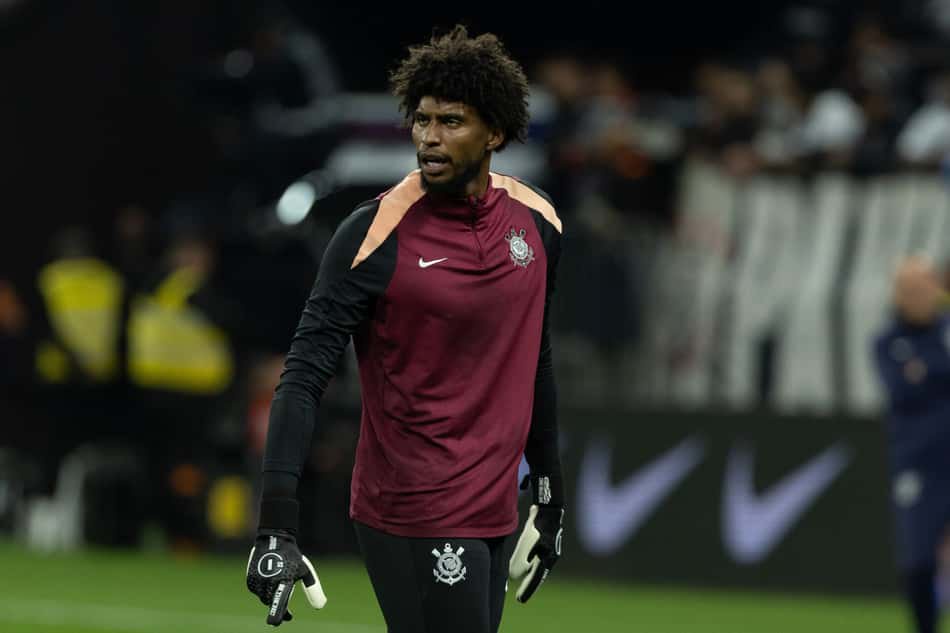 Hugo Souza durante Corinthians x Vitória