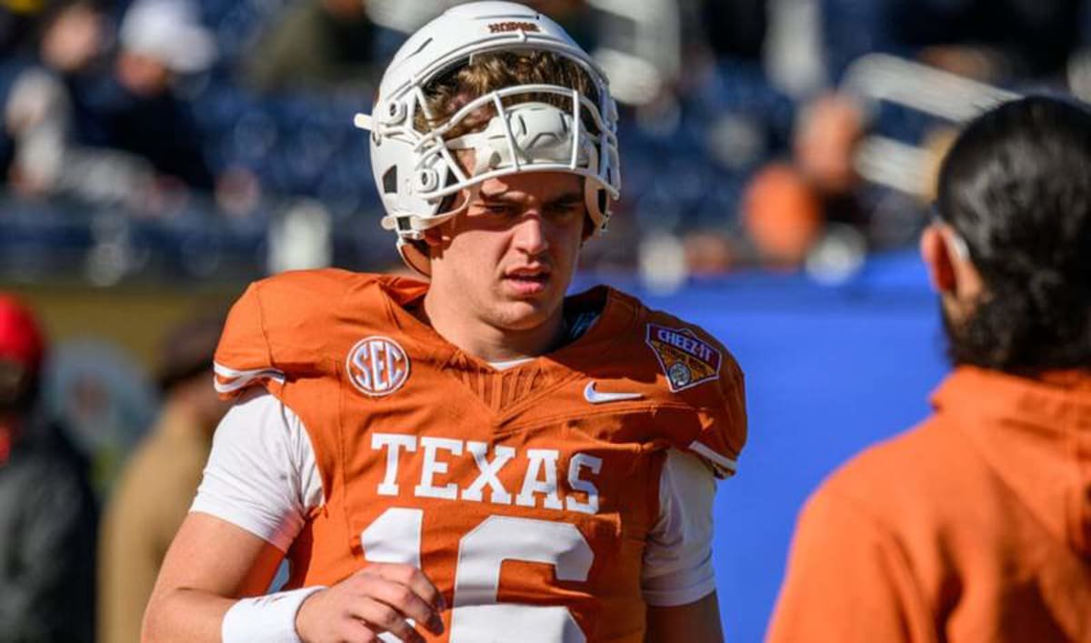 December 31, 2025: Texas Longhorns quarterback Arch Manning 16 during pre game warmups before the Cheez-Its Bowl in Orlando, FL. Romeo T Guzman/Cal Media Orlando USA – ZUMAcg2_ 20251231_faf_cg2_037 Copyright: xRomeoxGuzmanx ©IMAGO/ZUMA Press Wire
