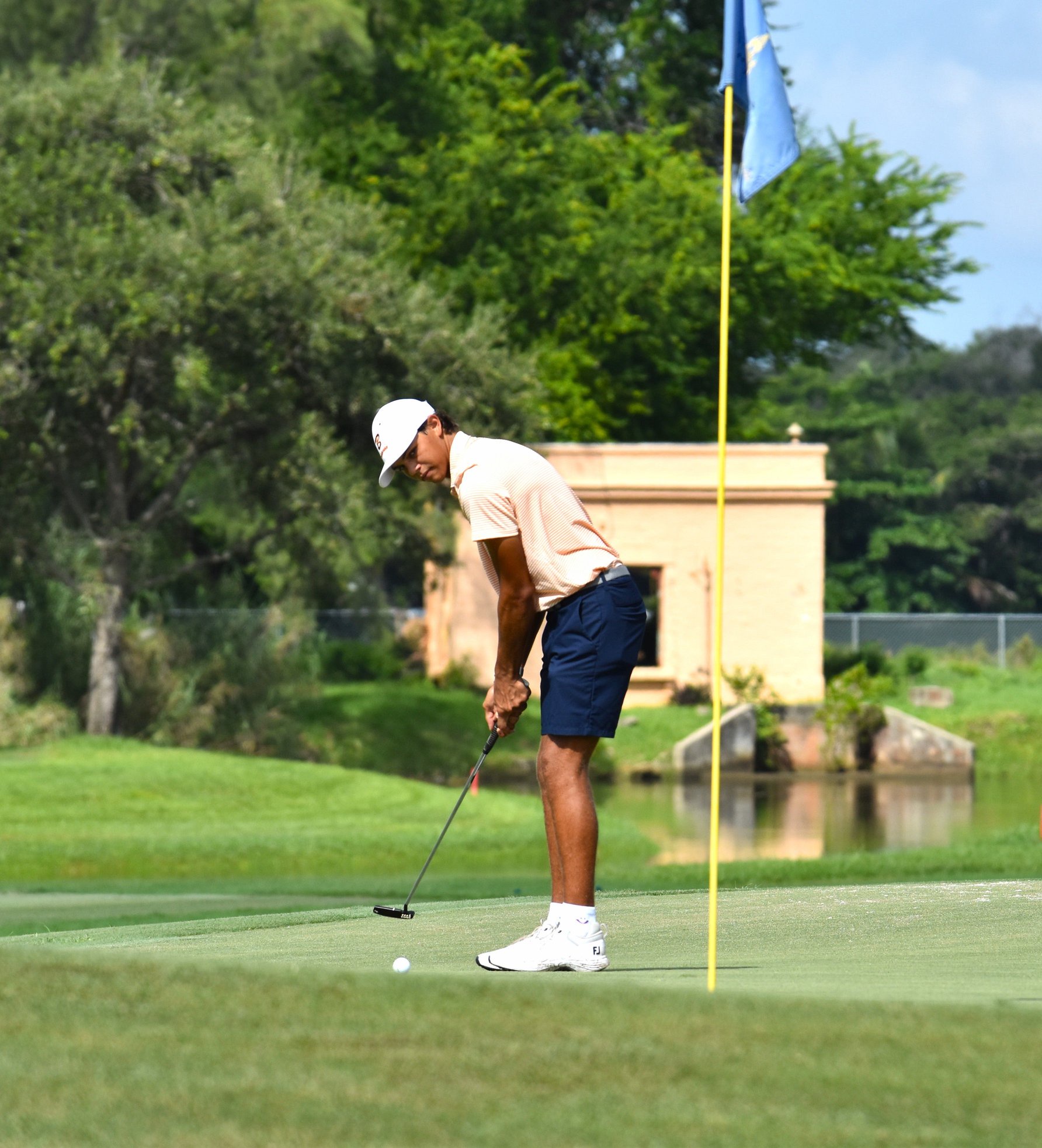 Benjamin's Charlie Woods practices his putt on the sixth green at the Palm League Championship on Sept. 14, 2026.