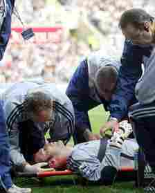Cech injured after his head injury vs Reading in 2006