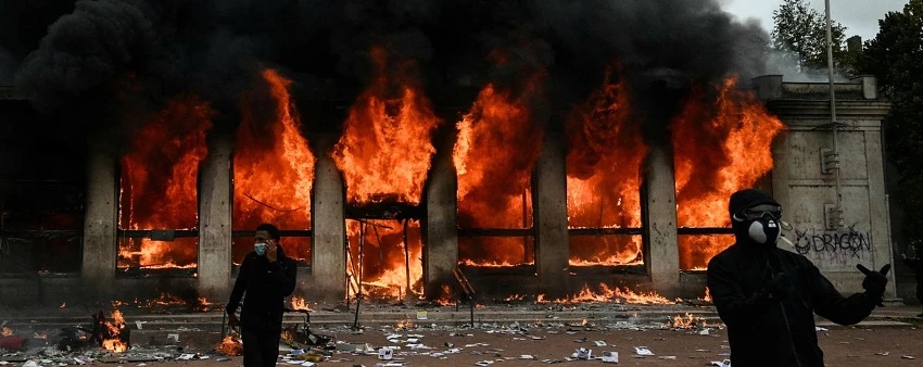 As imagens dos protestos em França