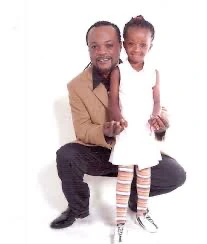see Pictures of Daddy Lumba, his wife, and seven kids. 2