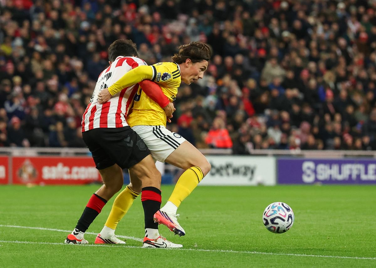 Leeds United's Harry Wilson shields the ball from Sunderland's Luke O'Nien