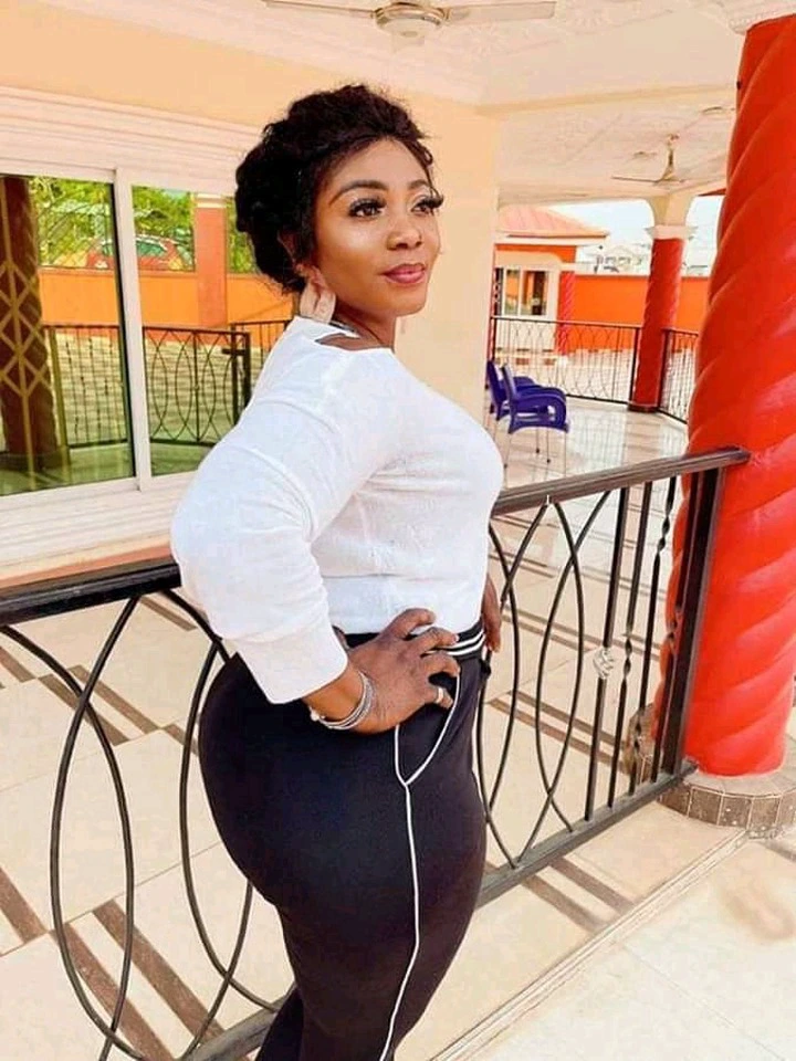 3486a7511fb04533b5f20a7c2237fc07?quality=uhq&format=webp&resize=720 Florence Obinim Causing Confusion On Social Media With Her 'Newly Acquired' Huge Shape -[SEE PHOTOS]