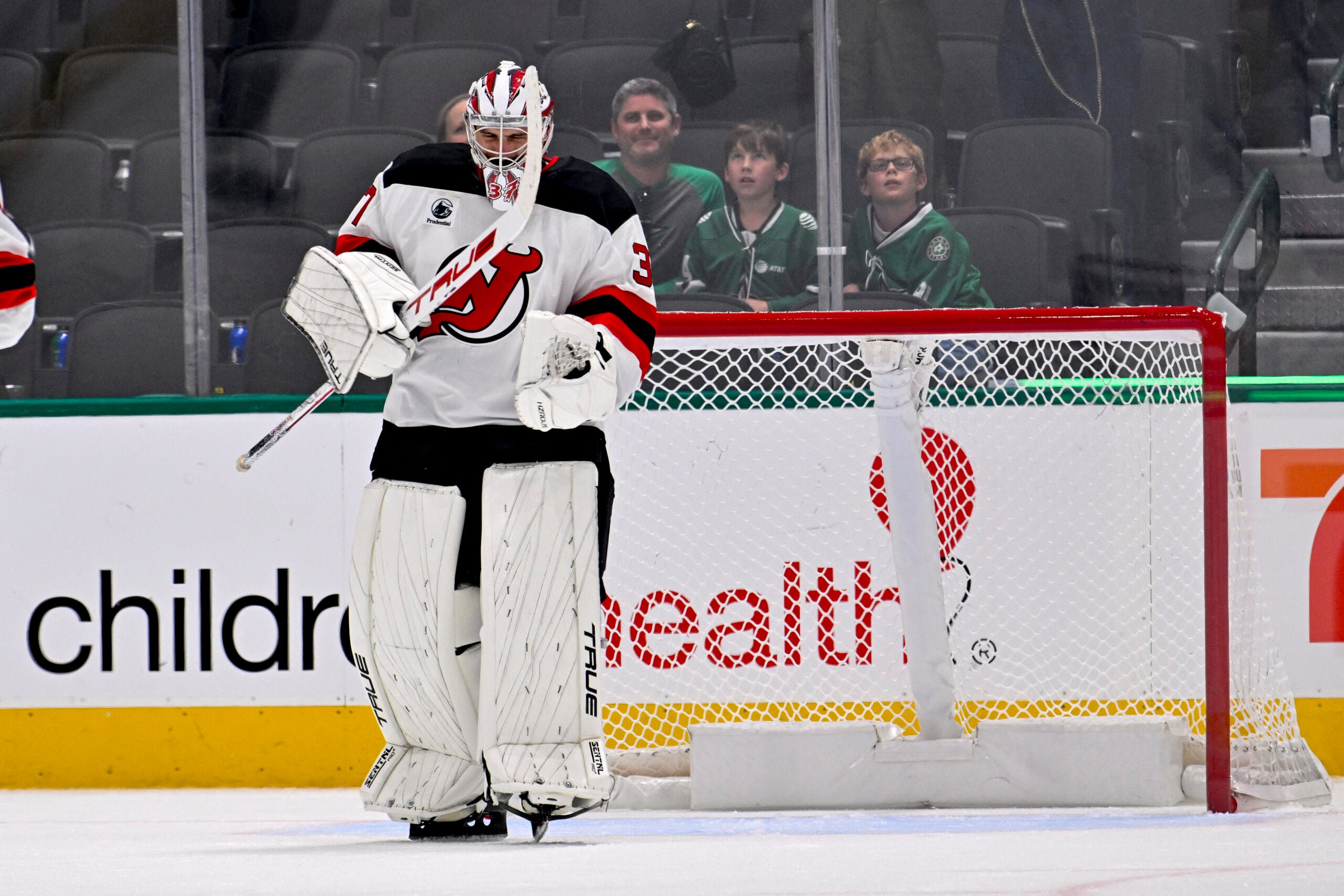 PhHN Daily: Flyers Hometown Remix; Trade Rumors; Hellebuyck’s Debut